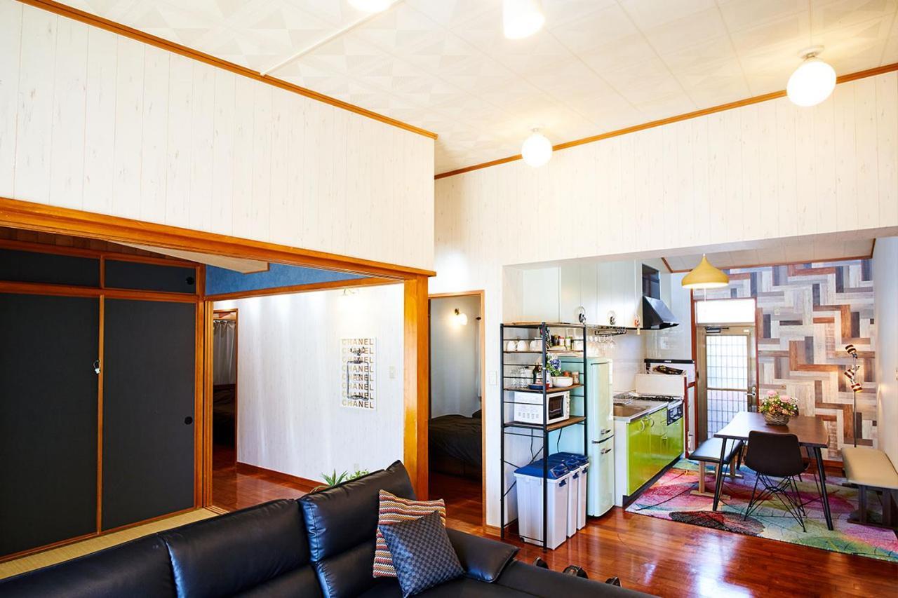 Terrace House Tsubokawa Villa Naha Bagian luar foto