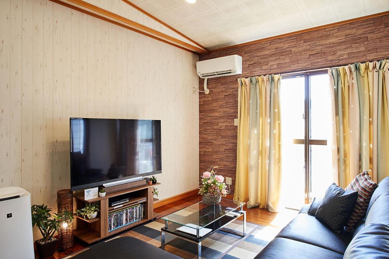 Terrace House Tsubokawa Villa Naha Bagian luar foto